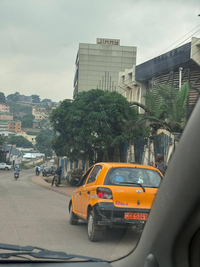Immeuble Jimmy — VFS Global Yaoundé